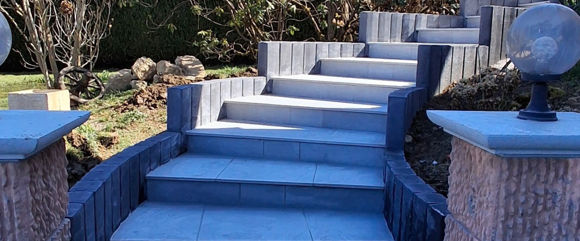 maçonnerie autour d'une piscine creusée