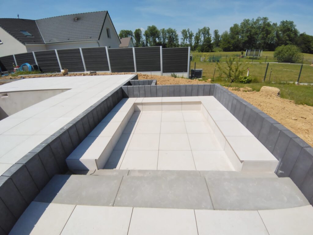ma-maconnerie-90 - construction d'une piscine en béton