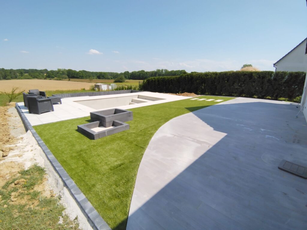 ma-maconnerie-90 - construction d'une piscine en béton