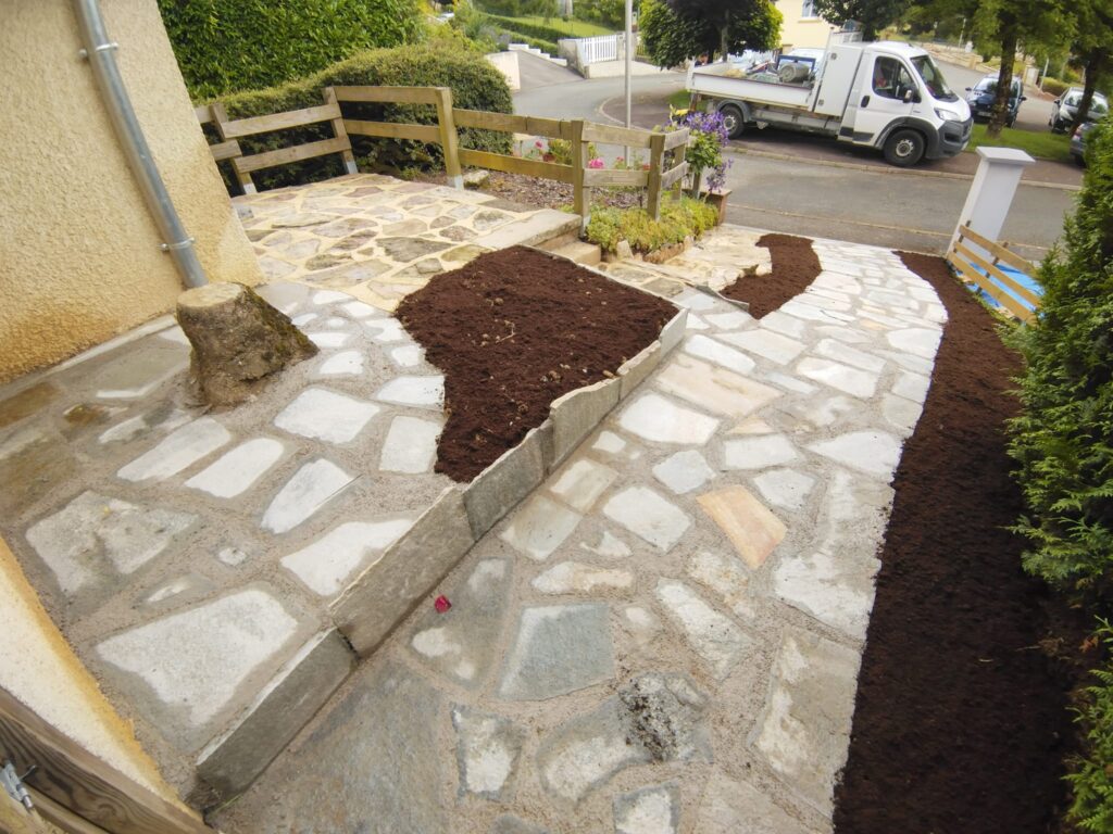 ma-maconnerie-90 - allée en pierres