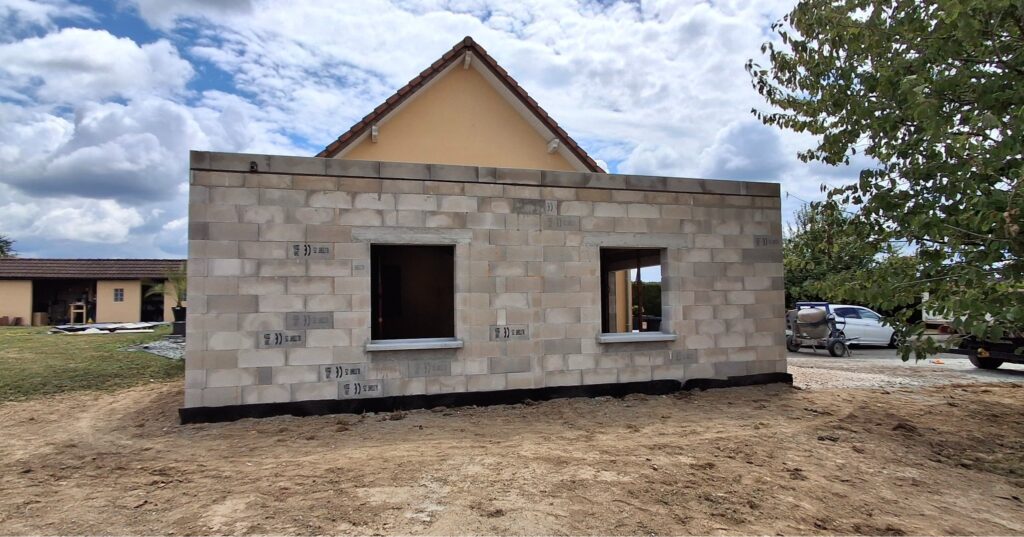 ma-maconnerie-90 - extension de maison en parpaing