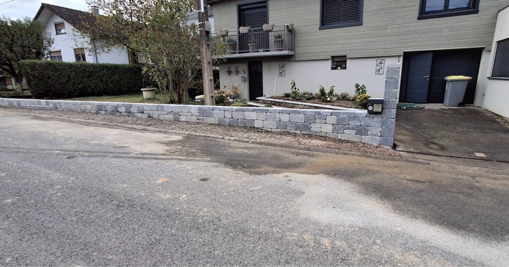 ma-maconnerie-90 - muret en pierres